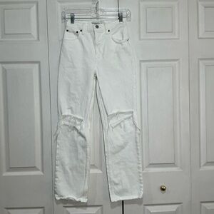 🤎 Abercrombie & Fitch The 90’s Straight Ultra High Rise White Denim Jeans 00/24